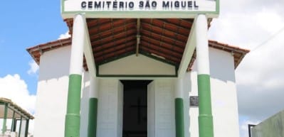 Coroa de flores cemitério São Miguel
