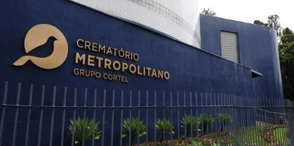Coroa de flores Cemitério Crematório Metropolitano