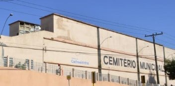 Coroa de flores Cemitério e Crematório Municipal Cachoeirinha